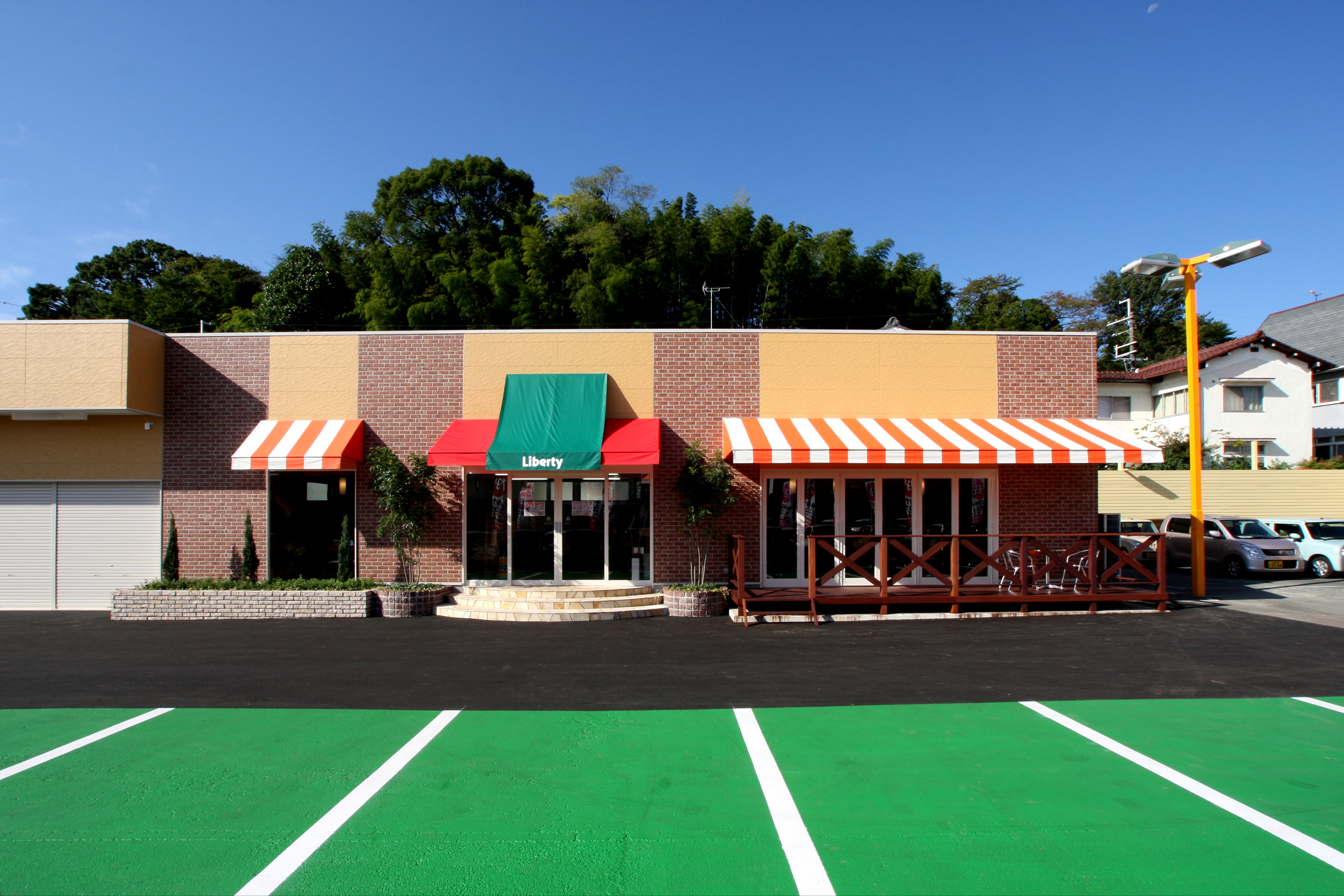 リバティで最もオシャレな店舗！滋賀で軽自動車お探しの方はリバティ大津店まで！！