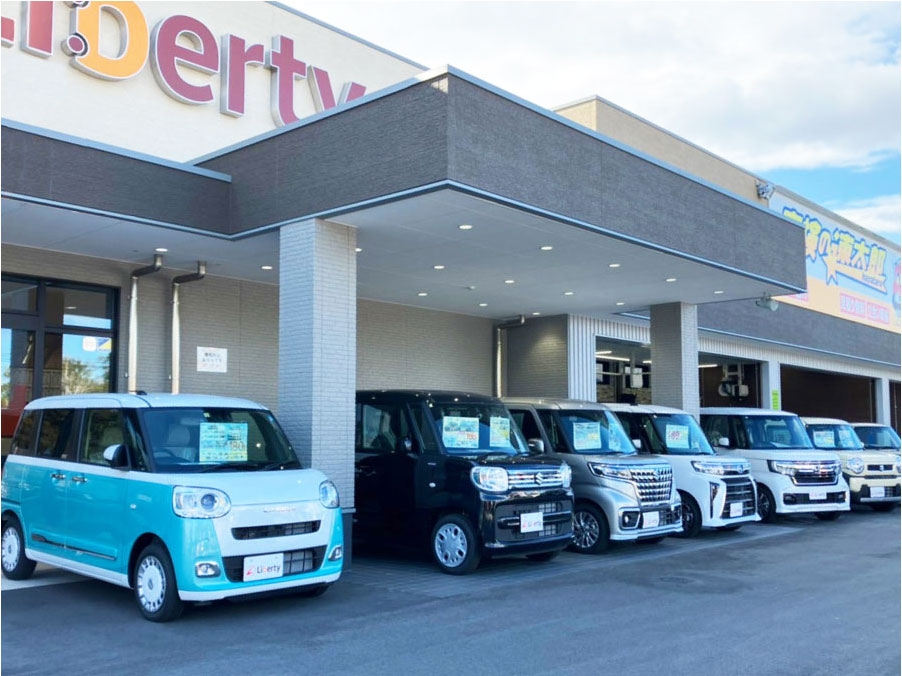 リバティ堺大泉緑地前店の車両展示場