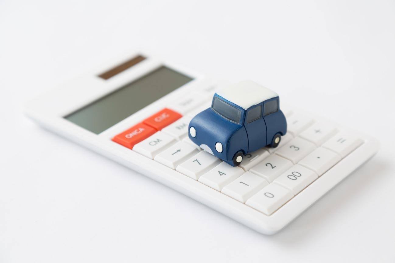 車の維持費は年間でいくら?内訳から車種別のシミュレーションや節約方法を解説