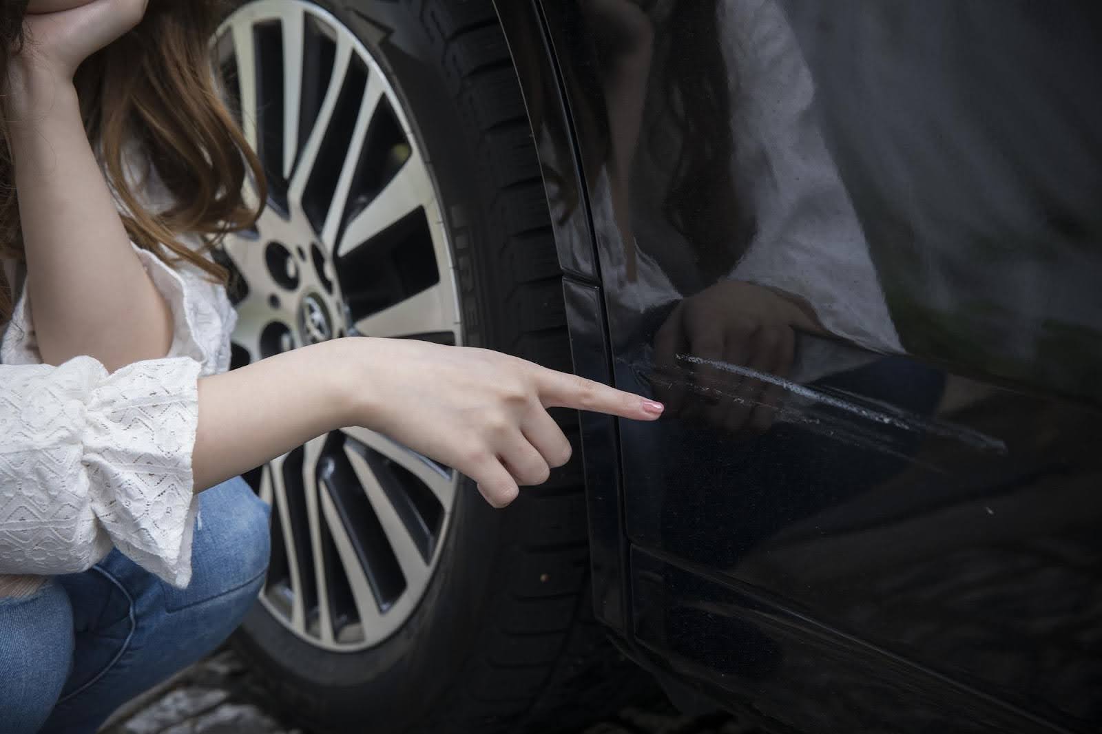 車の擦り傷の修理方法とは？傷の種類や修理に使う道具を解説！