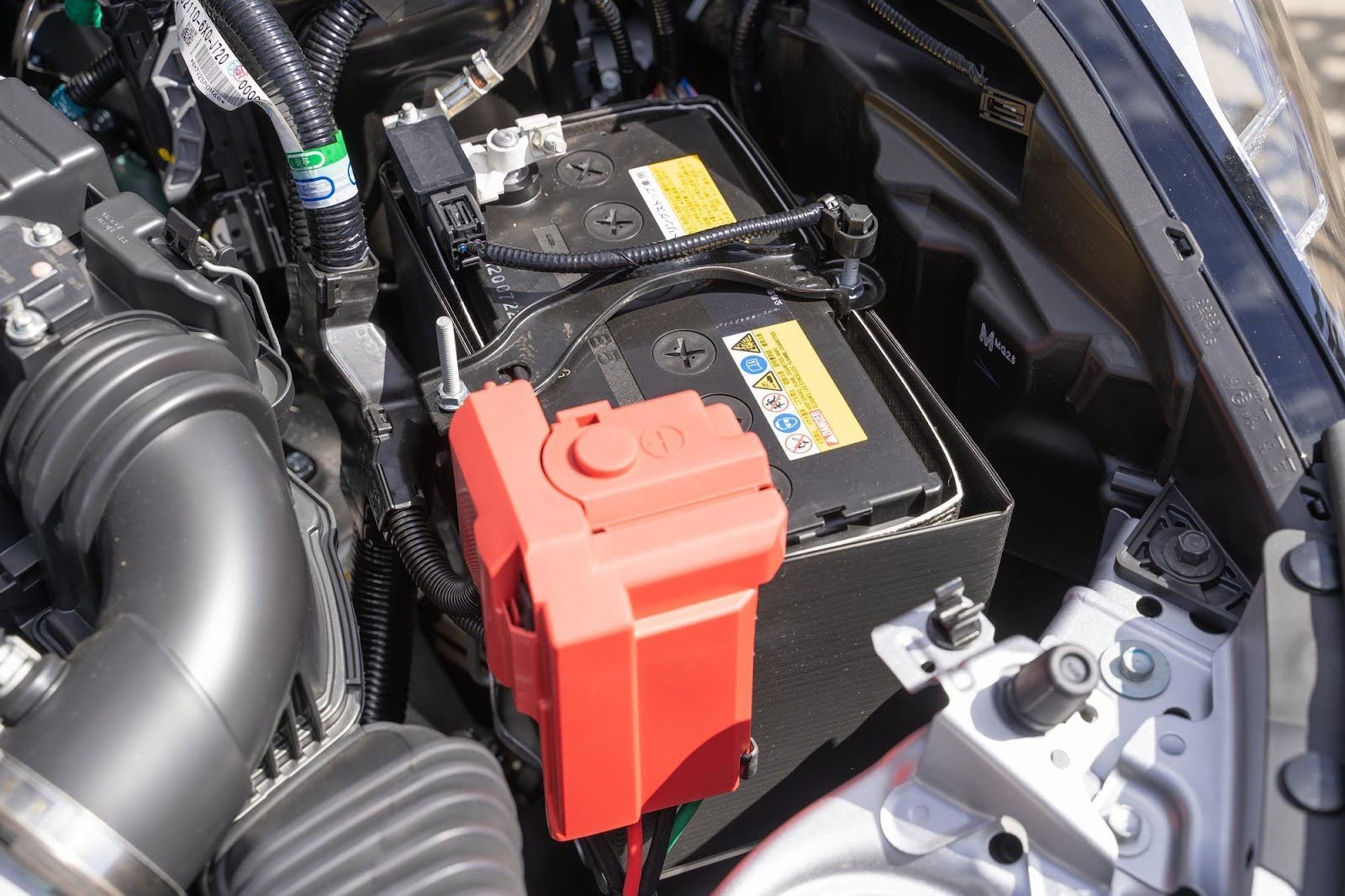 車のバッテリー交換の相場はいくら？バッテリーの選び方や寿命を延ばすコツ