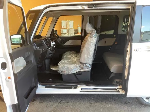 2024年式タントの助手席側