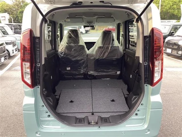 2025年式スペーシアの荷室