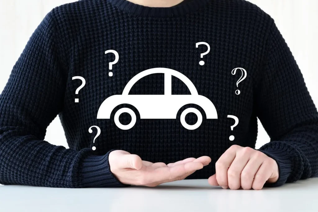 車の疑問を思い浮かべる人