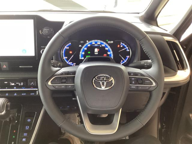 2025年式ヴォクシーの運転席