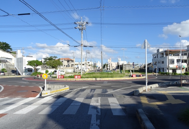 旧糸満ロータリー 現在は画像のようなラウンドアバウトに改良されている