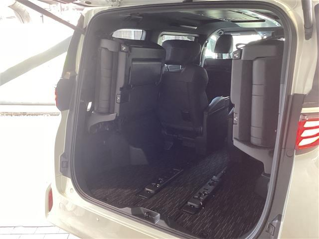 2024年式のアルファードハイブリッドの荷室