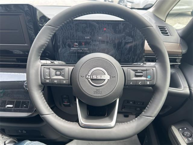 2025年式セレナのハンドル周り