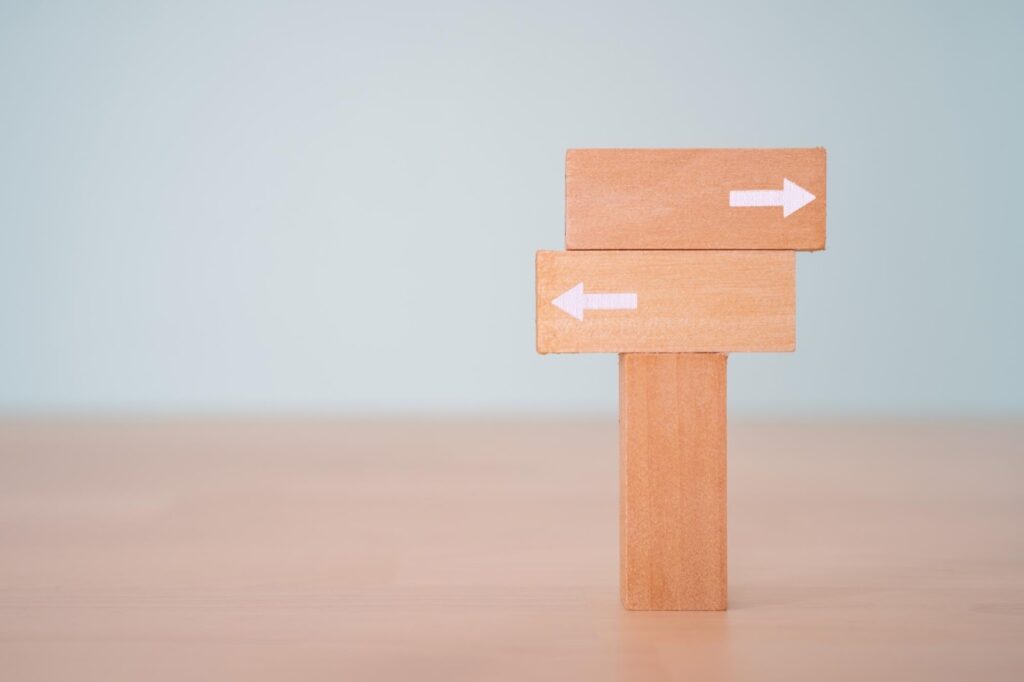 左右を示す看板