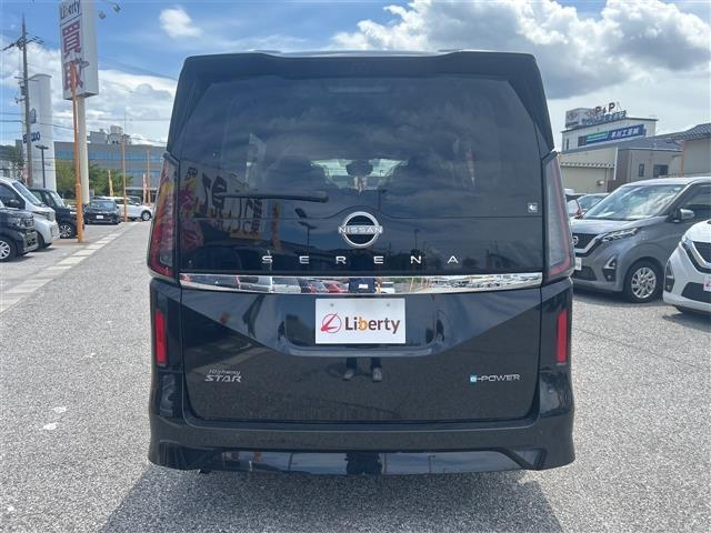 2025年式セレナのリアビュー