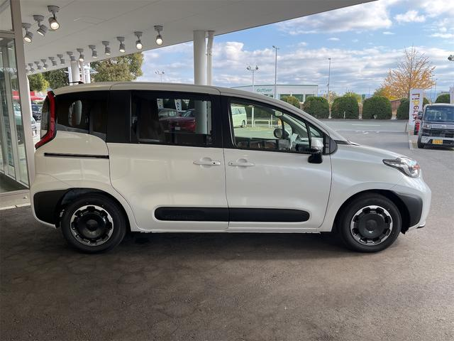 2025年式シエンタのサイドビュー