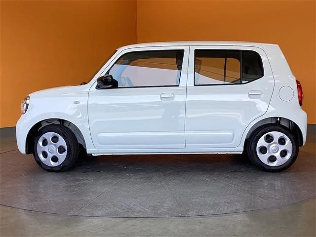 2025年式アルトのサイドビュー