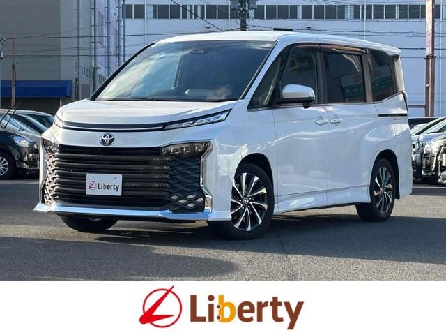 白のヴォクシー