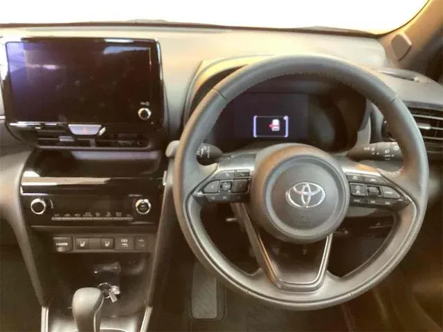 2025年式ヤリスクロスのハンドル周り