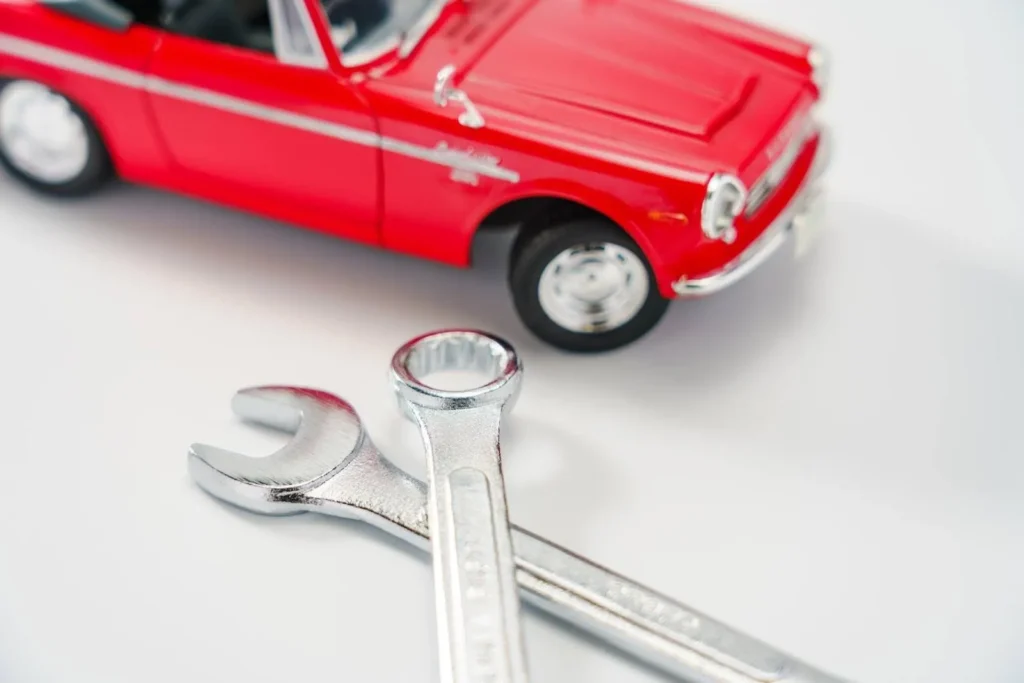 ミニカーとメンテナンス工具