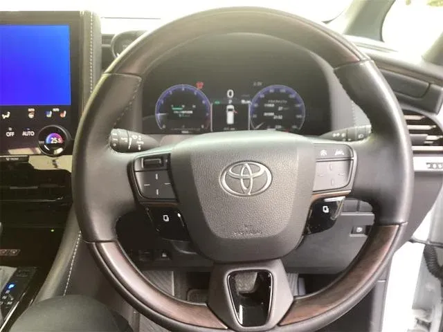 2025年式アルファードのハンドル周り